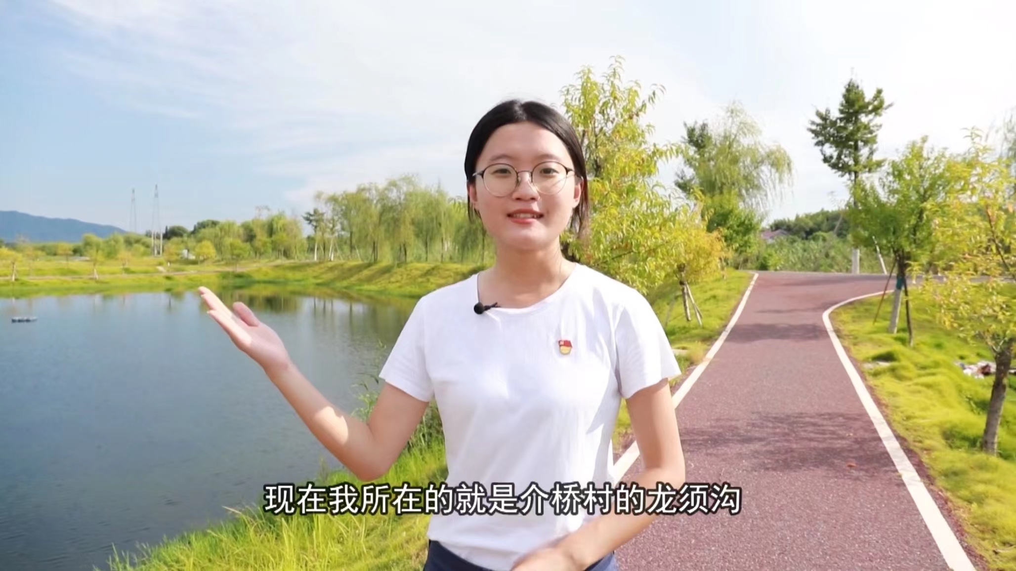 20230817-这个夏天,走一路,学一路,讲一路-师曜-向育萱在调研现场开展宣讲.jpg